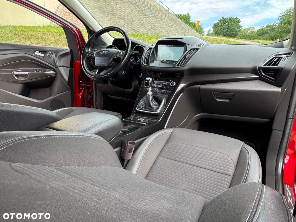 Ford Kuga 2.0 TDCi 2x4 Titanium - 29