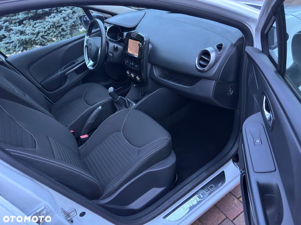 Renault Clio 1.2 16V 75 LIMITED - 9