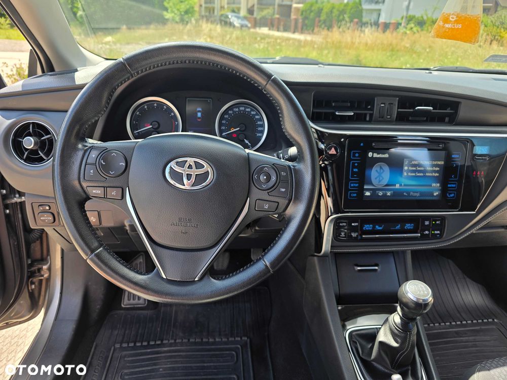 Toyota Corolla - 5