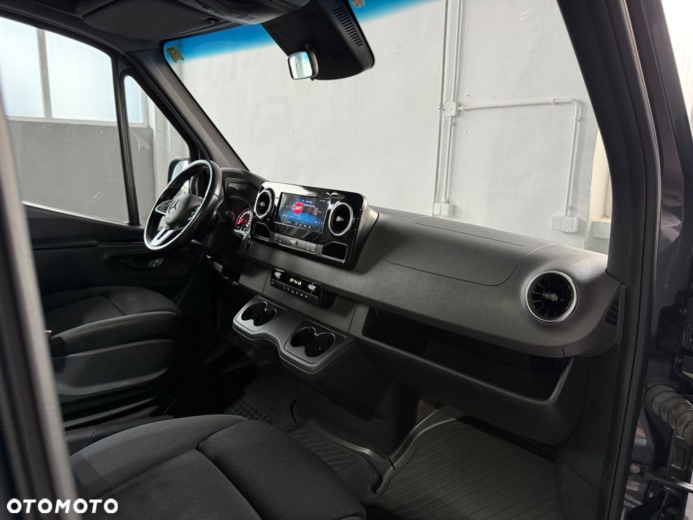 Mercedes-Benz Sprinter - 19