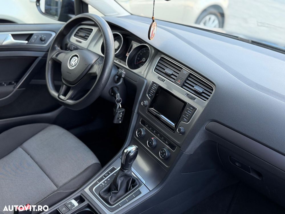 Volkswagen Golf 1.6 TDI DPF DSG BlueMotion Technology Comfortline - 8