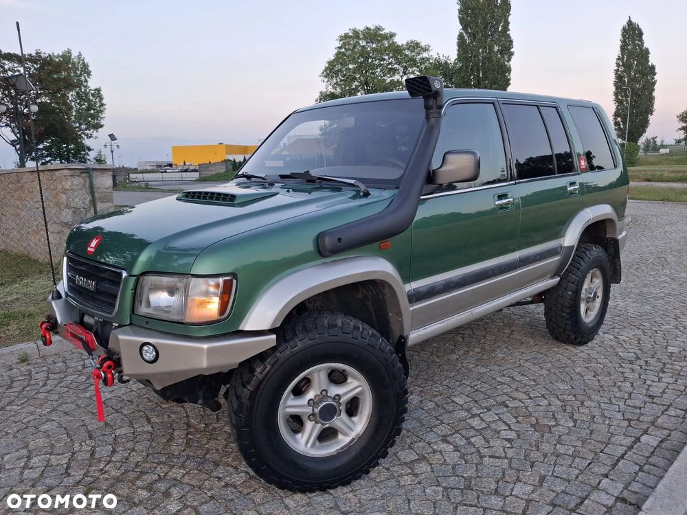 Isuzu Trooper - 2