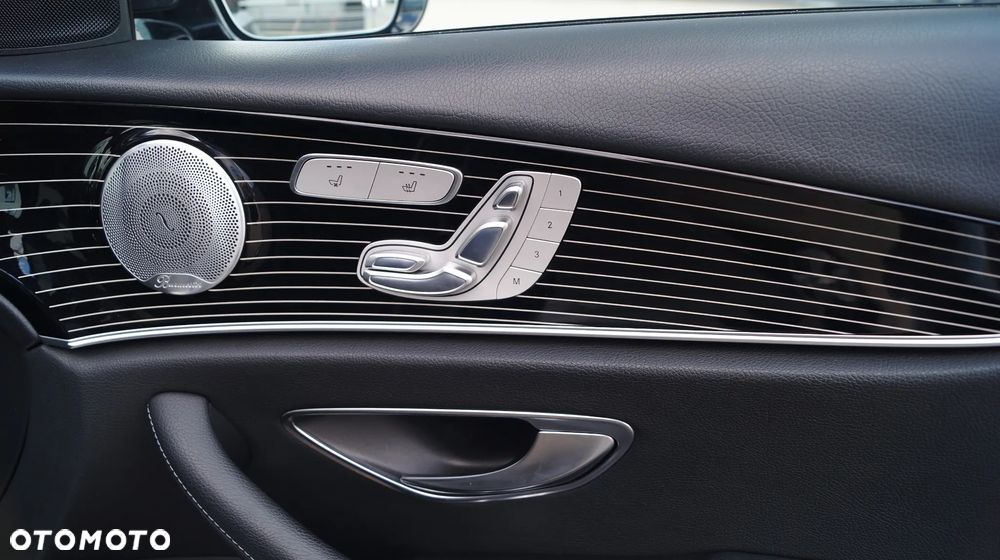 Mercedes-Benz Klasa E 400 4Matic 9G-TRONIC Exclusive - 25