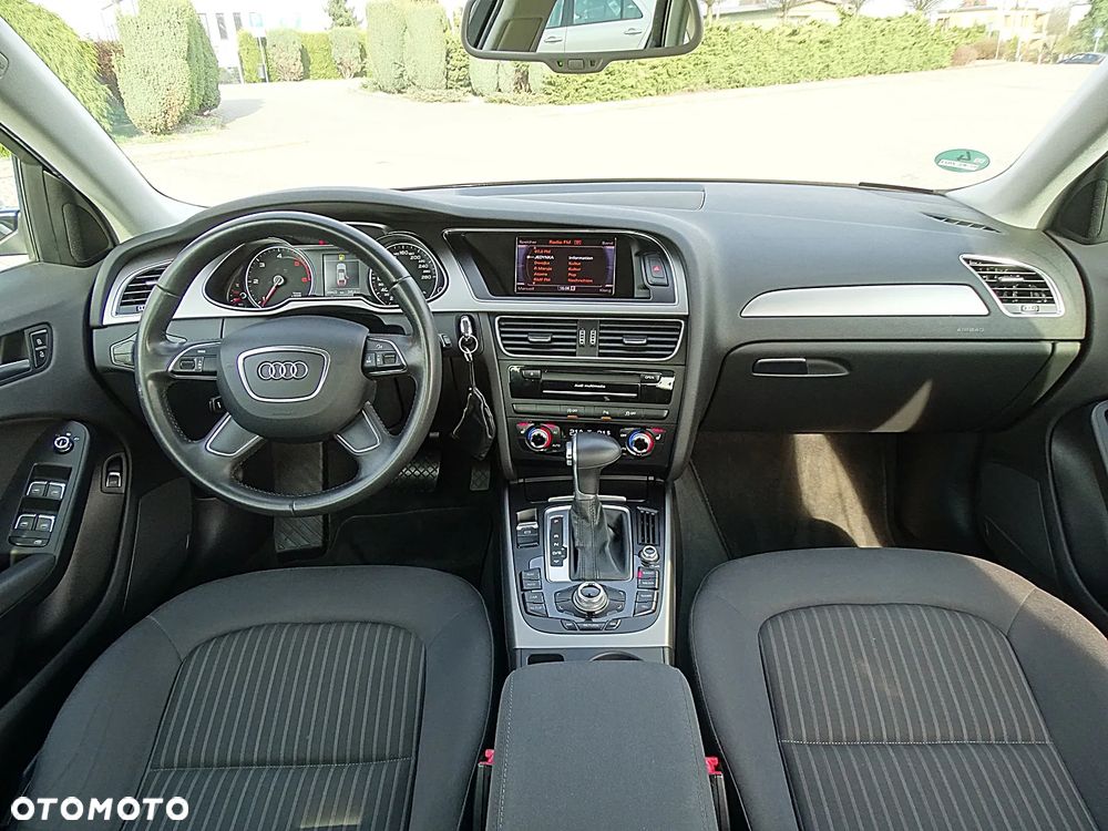 Audi A4 Limousine - 8