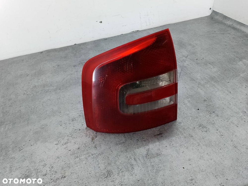 LAMPA TYLNA LEWA SKODA OCTAVIA II 275901  KOMBI - 3