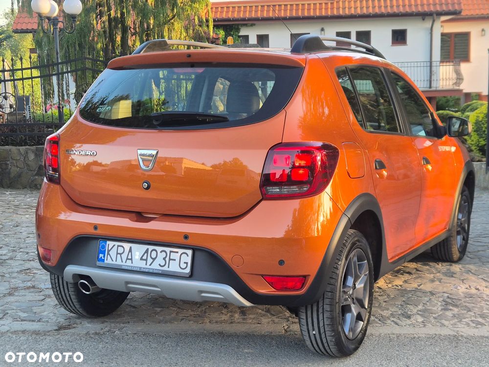 Dacia Sandero TCe 90 Celebration - 19