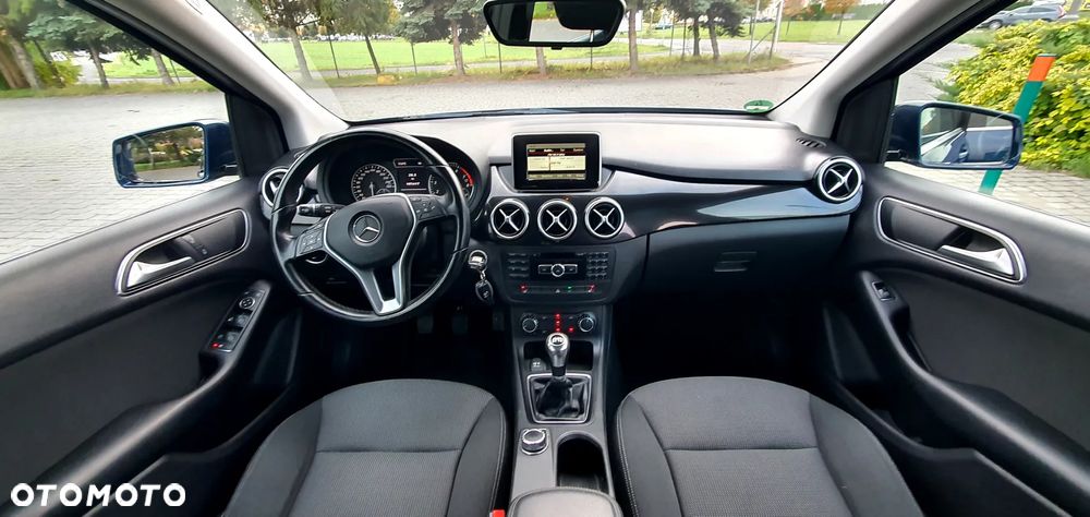 Mercedes-Benz Klasa B 180 (BlueEFFICIENCY) - 27
