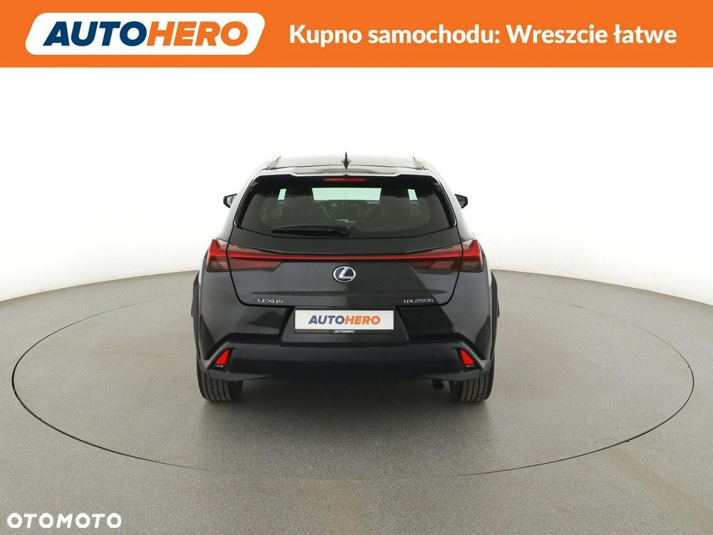 Lexus UX 250h Business Edition - 7