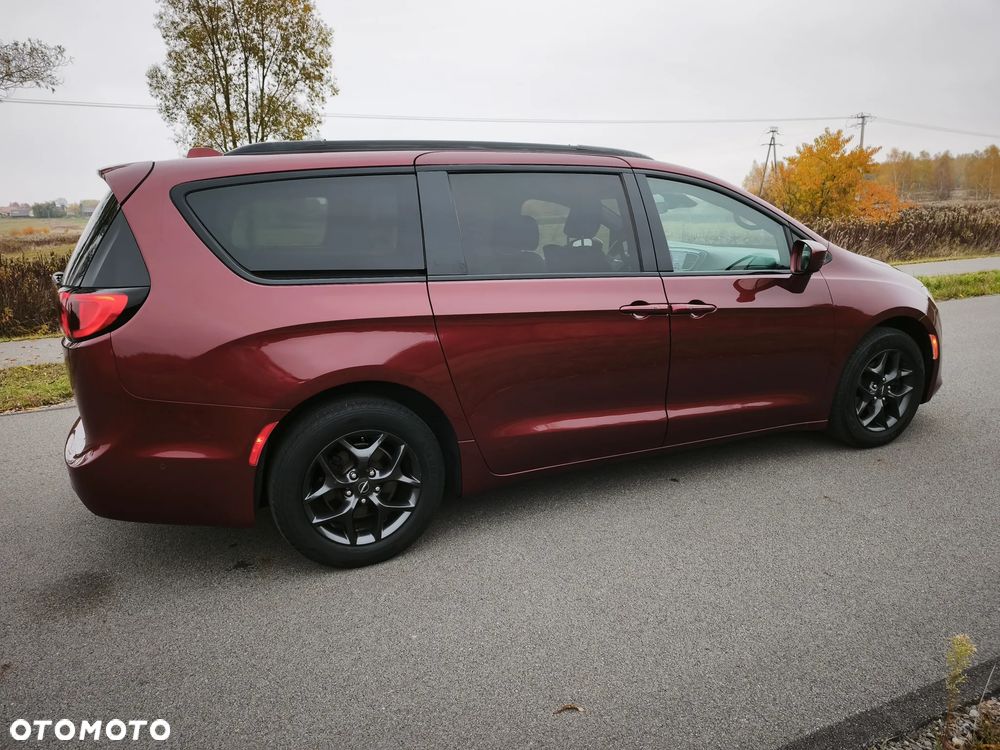 Chrysler Pacifica - 13