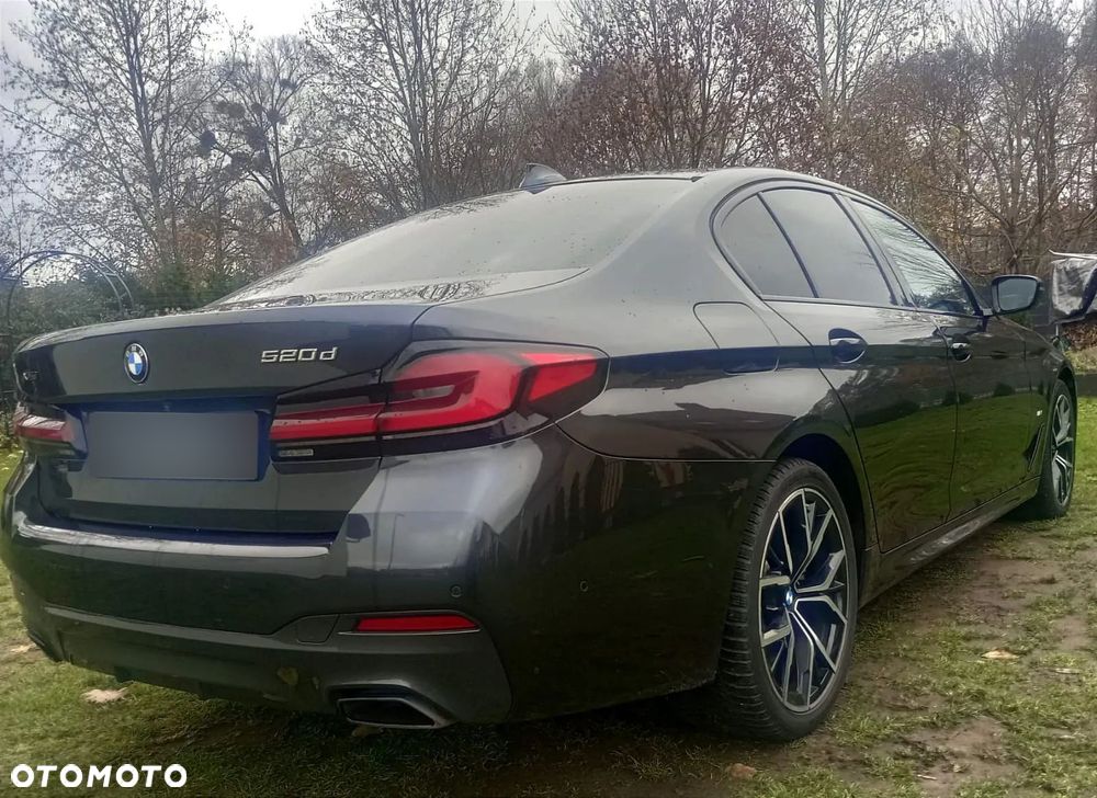 BMW Seria 5 520d xDrive - 6