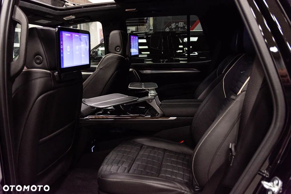 Cadillac Escalade - 21