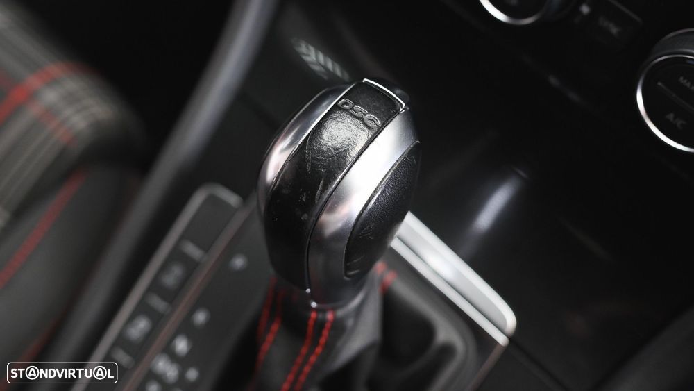 VW Golf 2.0 TSi GTi DSG - 42