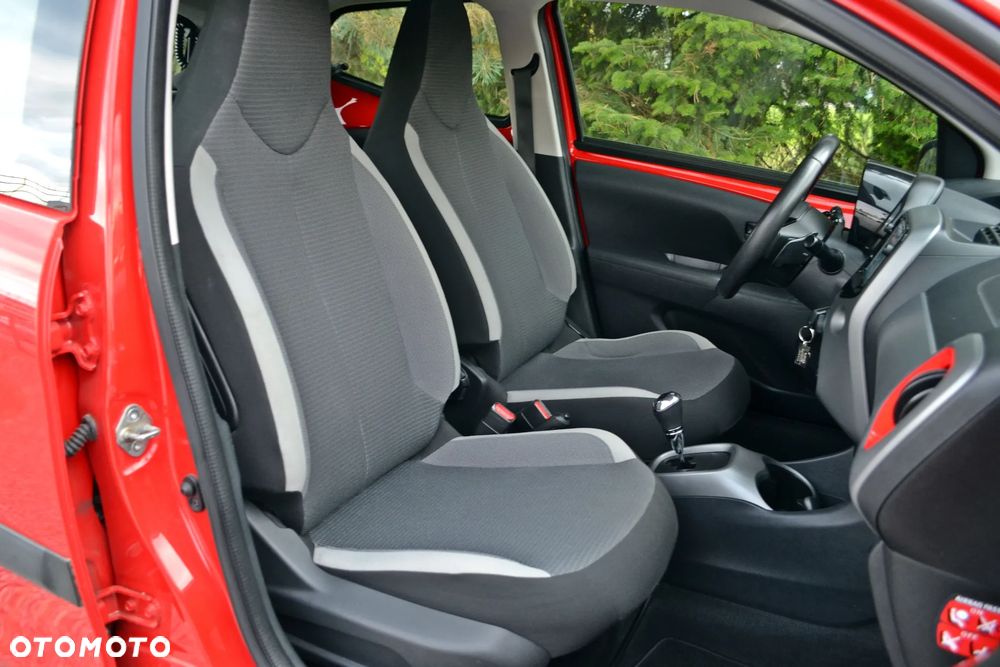 Toyota Aygo x.shift x-play connect - 23