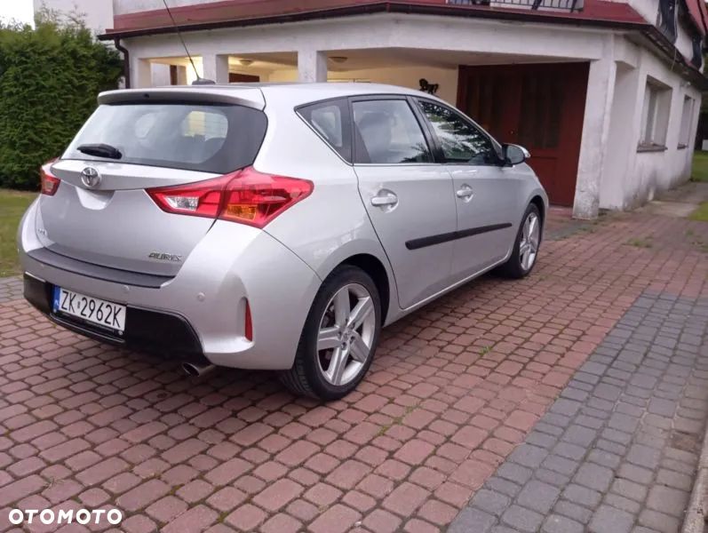 Toyota Auris 1.6 Valvematic Executive - 6