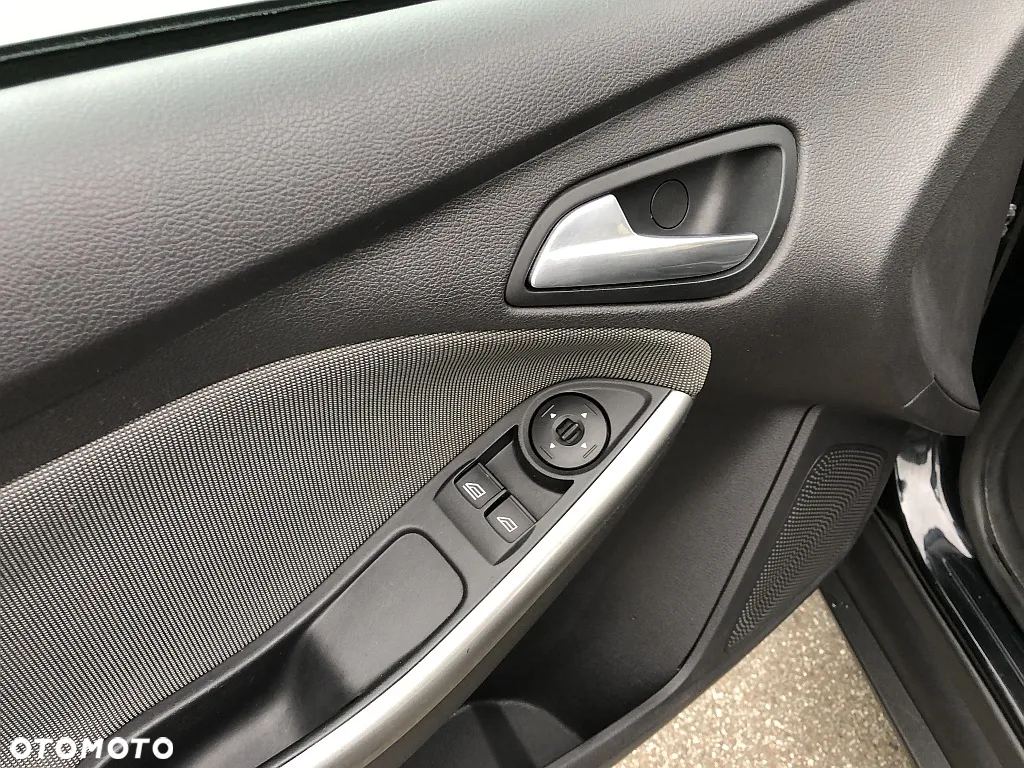 Ford Focus 1.6 Trend - 23