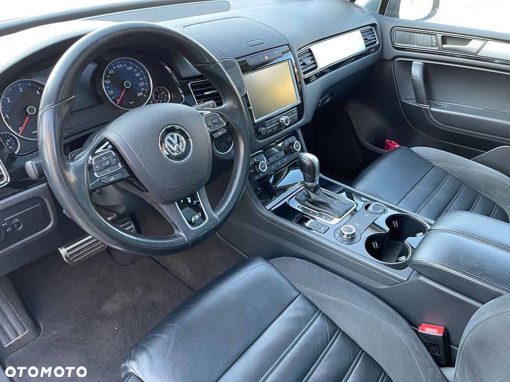 Volkswagen Touareg 3.0 V6 TDI BMT R-Style - 11