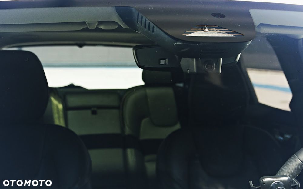 Volvo XC 60 T8 Plug-In Hybrid AWD Ultimate Dark - 9