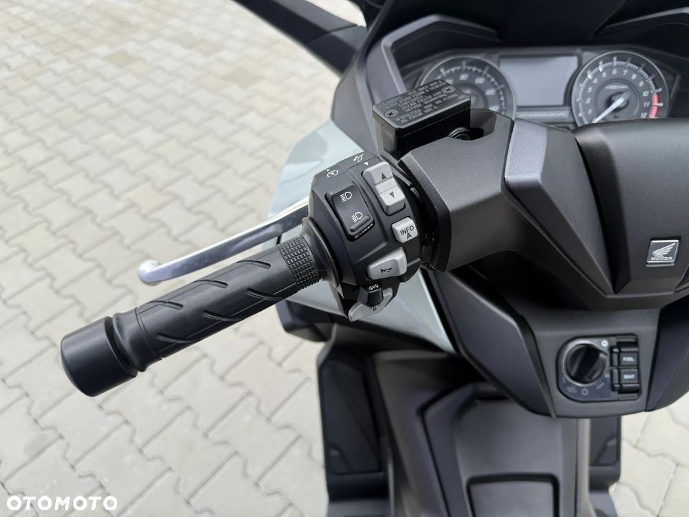 Honda NSS - 11