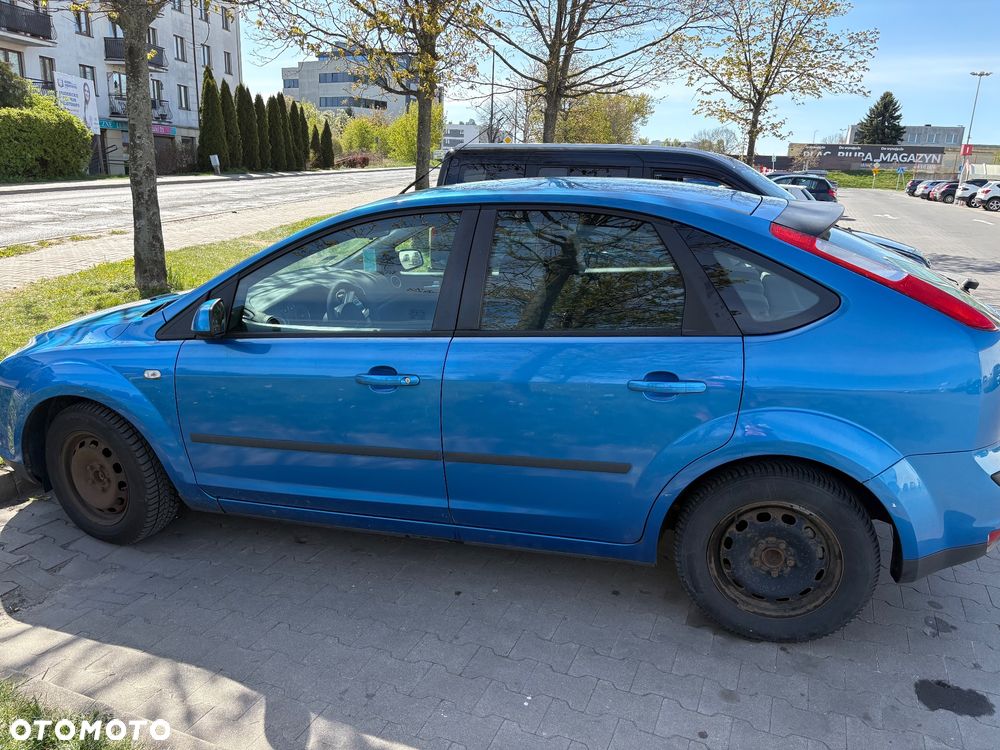 Ford Focus 1.6 16V Ambiente - 1