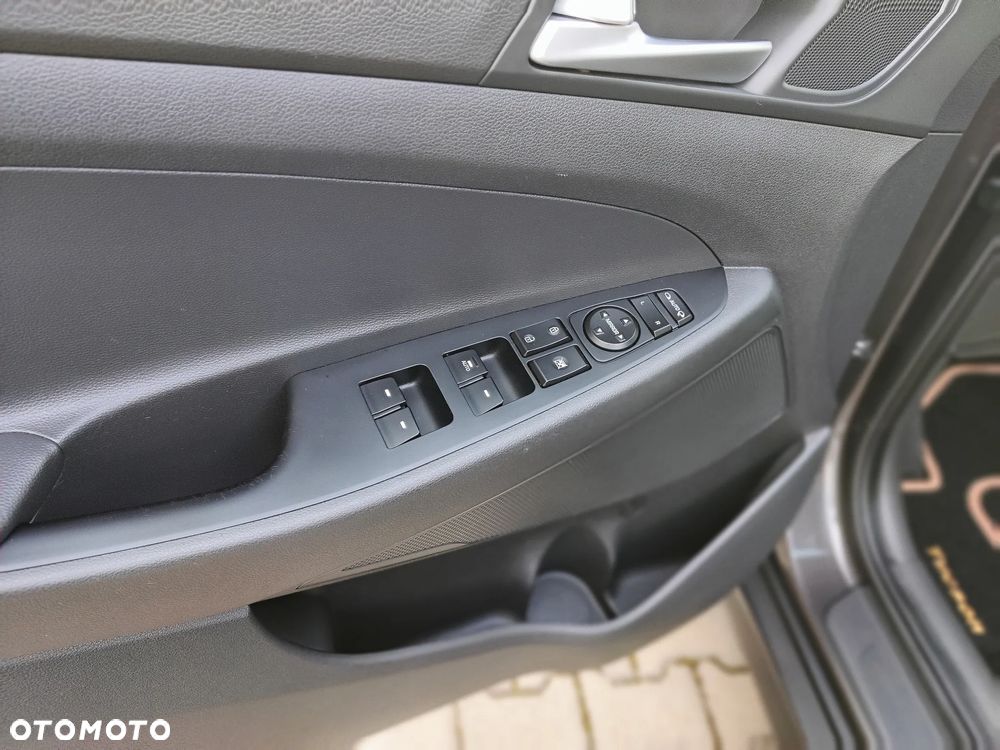 Hyundai Tucson blue 1.6 GDi 2WD Navi - 21