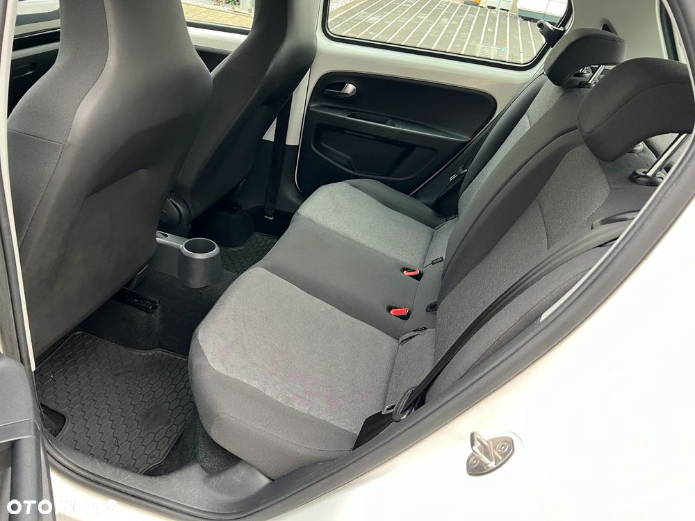Volkswagen up! - 27