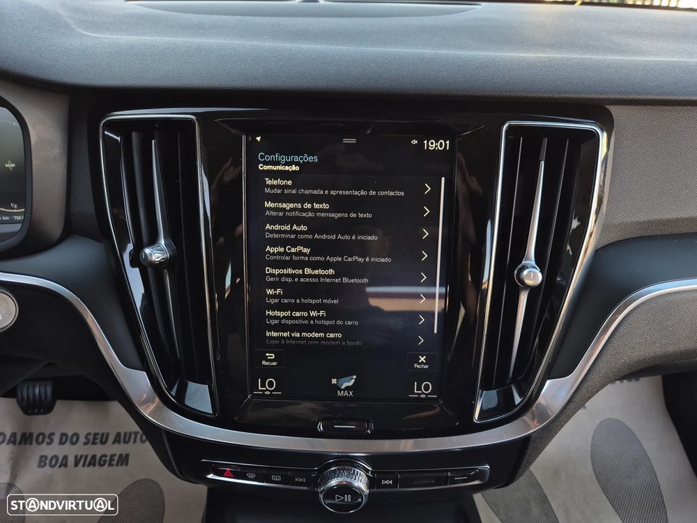 Volvo V60 2.0 D3 Momentum Plus - 36