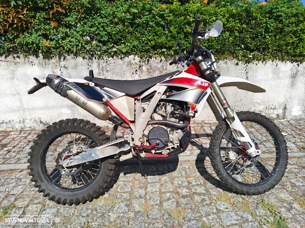 AJP PR5 Enduro Extreme - 1