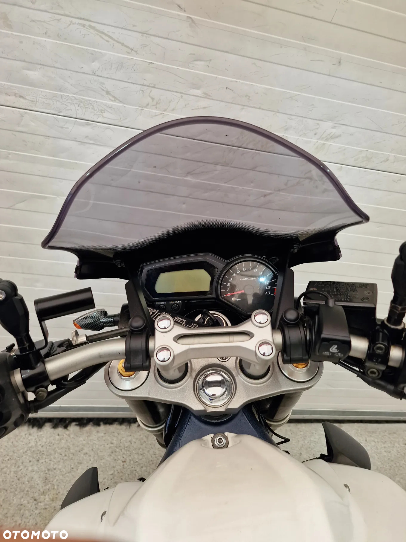 Yamaha FZ - 27
