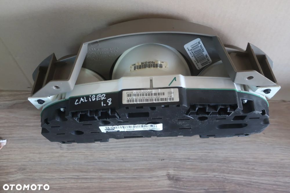 DODGE CALIBER 1.8 B LICZNIK ZEGARY 06-11 EUROPA P05107000AH - 2