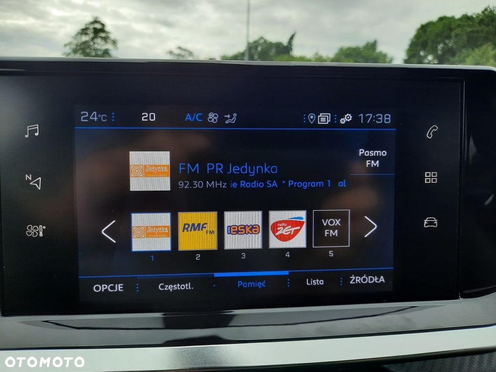 Peugeot 2008 1.2 Pure Tech GPF Allure S&S EAT6 - 30