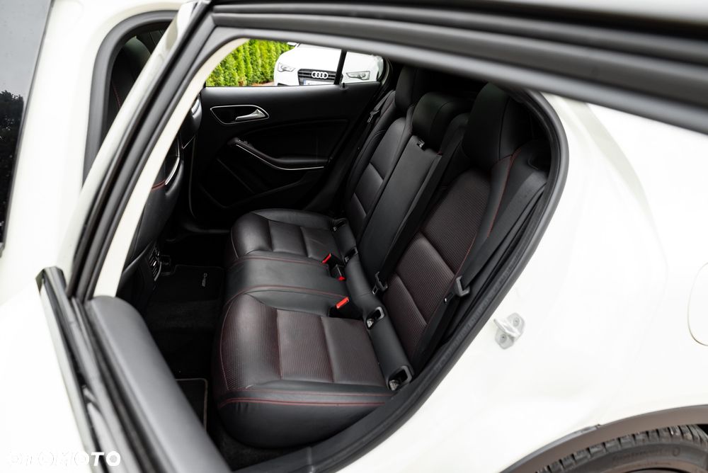 Mercedes-Benz GLA 250 4-Matic - 19