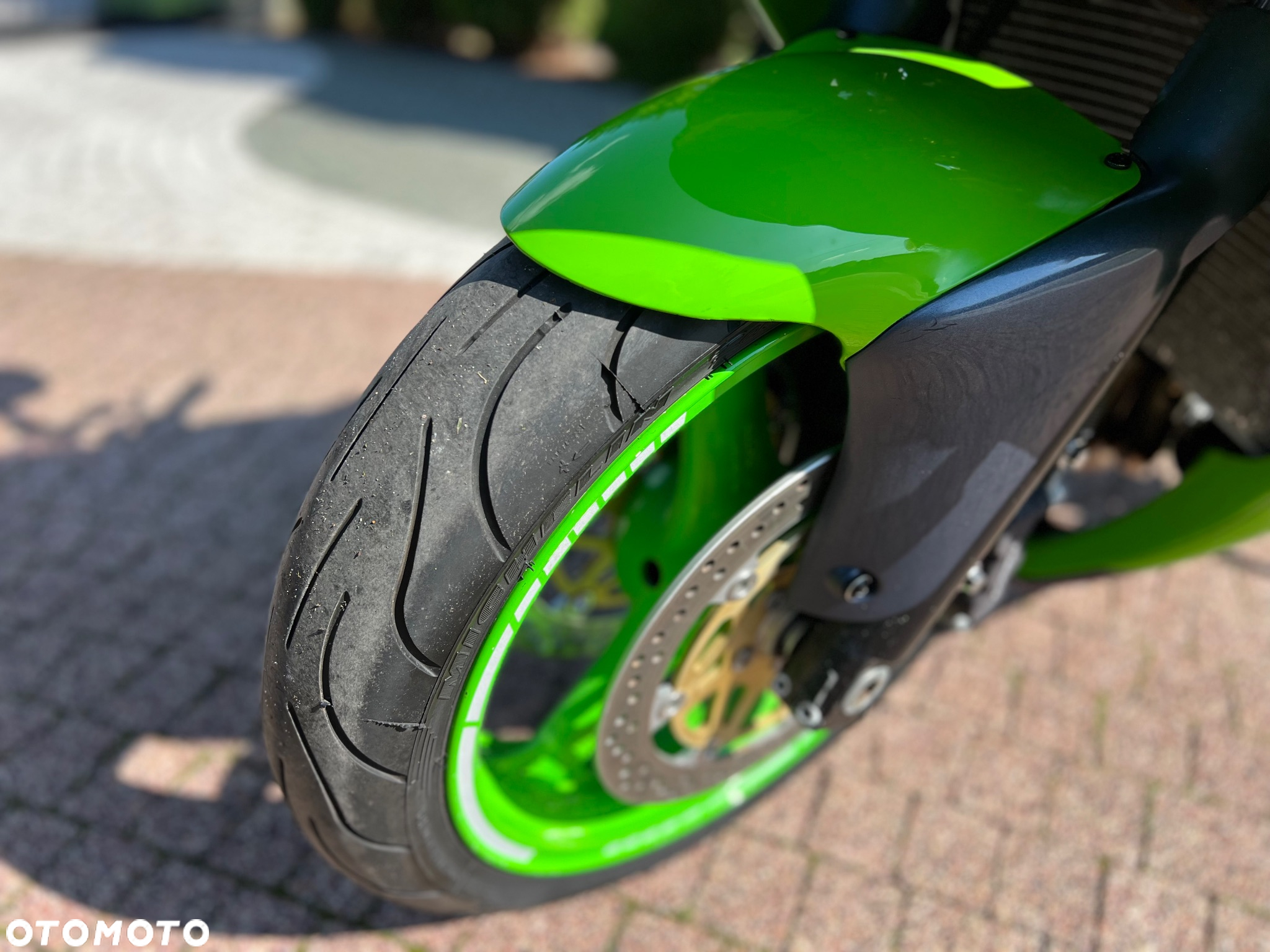Kawasaki ZXR - 27