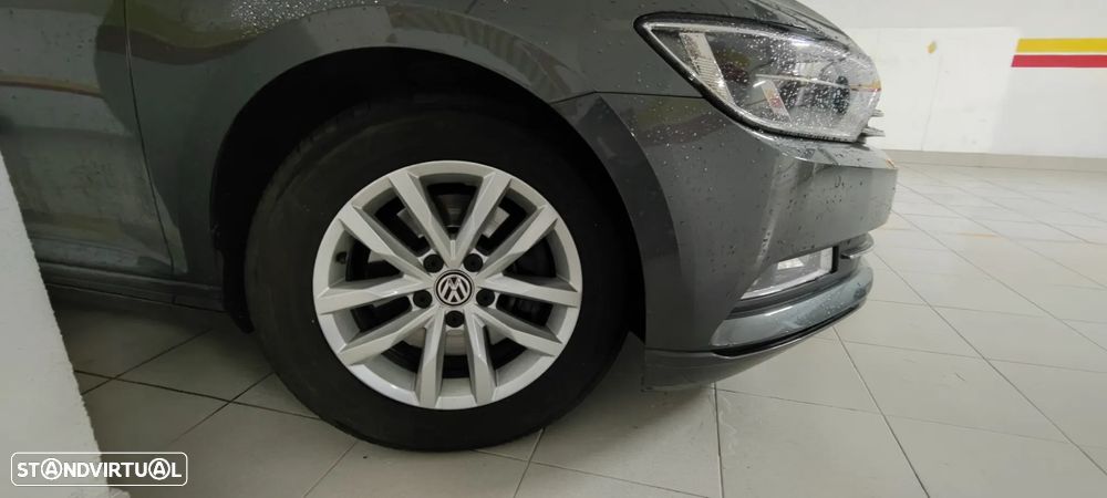 VW Passat 2.0 TDI Confortline - 12