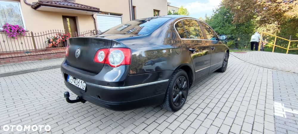 Volkswagen Passat - 4