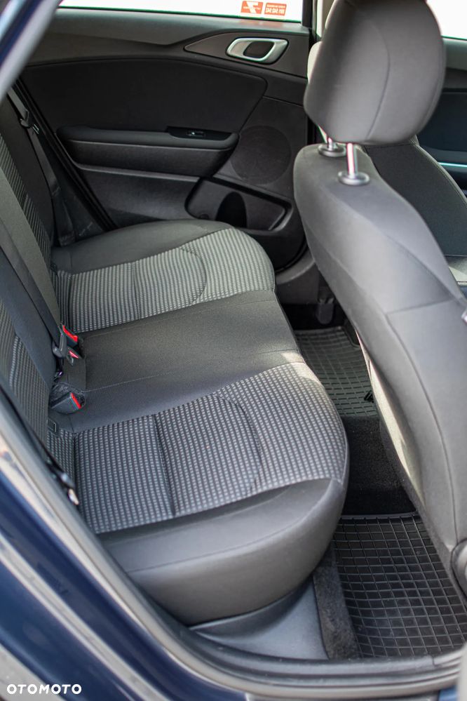 Kia Ceed - 27