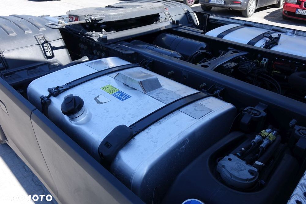 Scania R450 / EURO 6 / STANDARD/ AUTOMAT / RETARDER / LODÓWKA / NAWIGACJA / KLIMATYZACJA POSTOJOWA / 2 ZBIORNIKI - 17