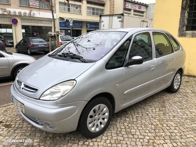 Citroën Xsara Picasso 1.6i Exclusive - 1