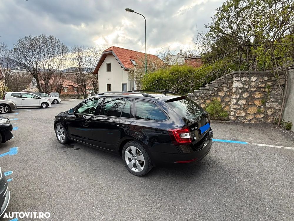 Skoda Octavia 1.6 TDI DSG Ambition - 8