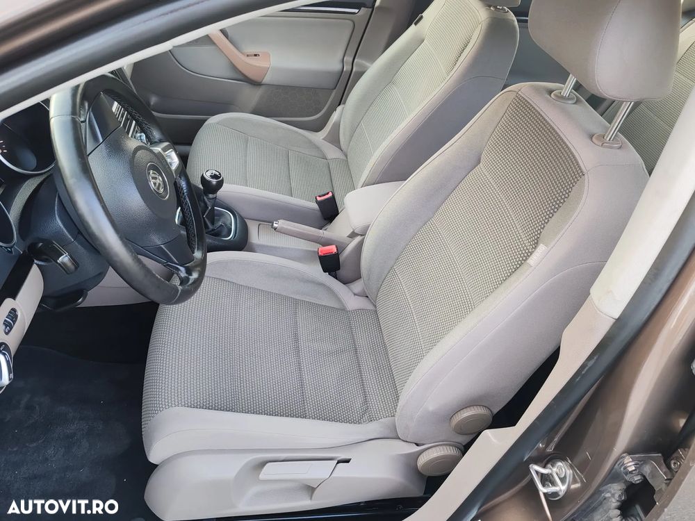 Volkswagen Golf - 11