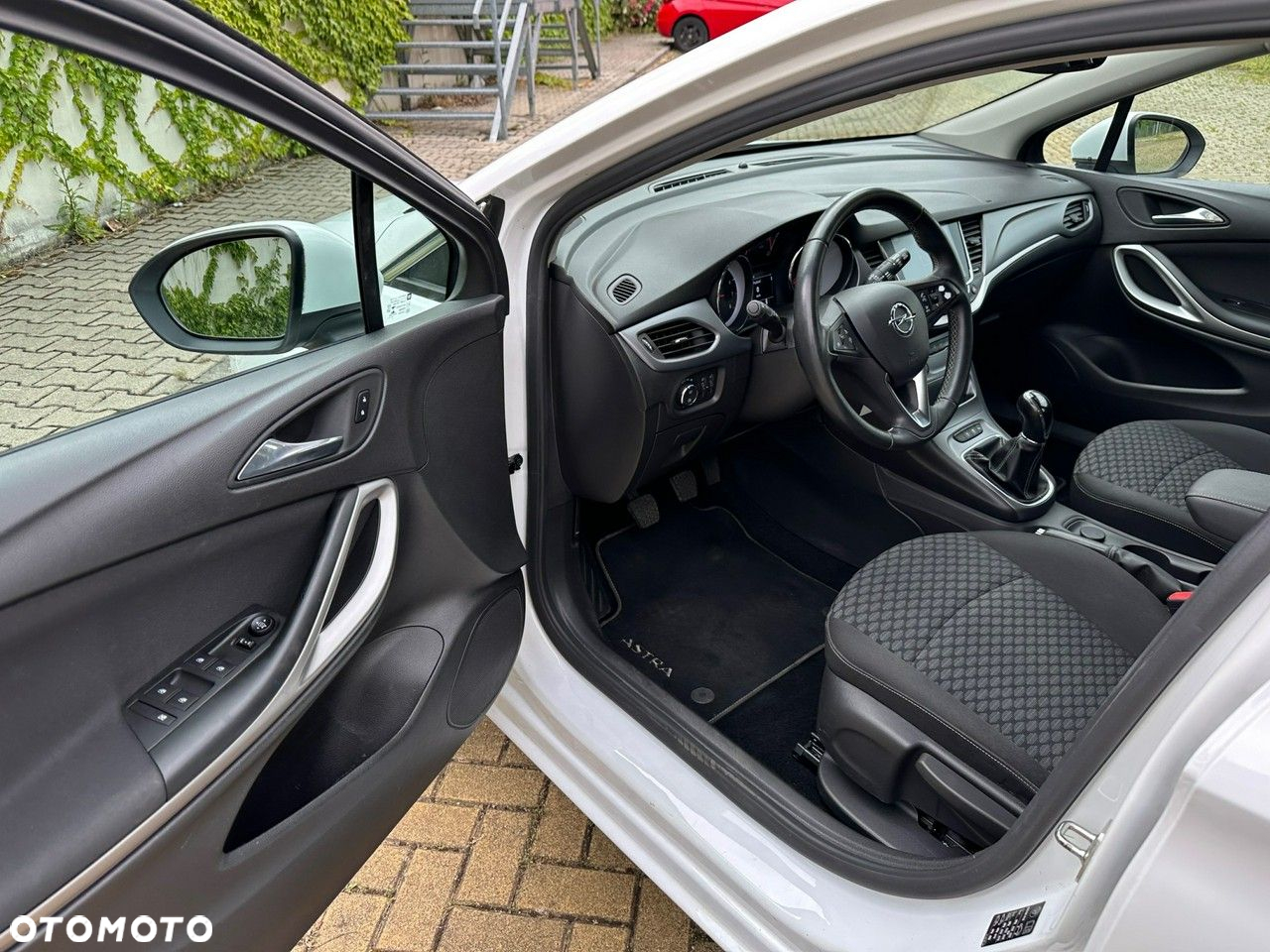 Opel Astra 1.4 Turbo Business - 5