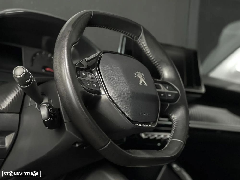 Peugeot 208 - 6