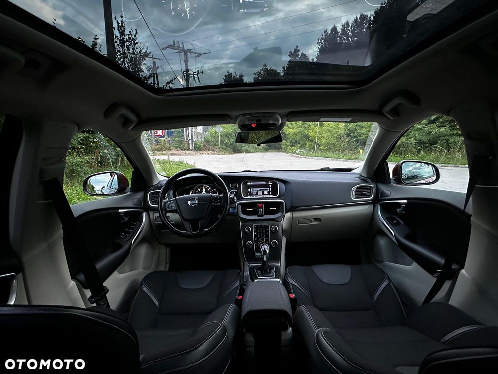 Volvo V40 D3 Geartronic Summum - 19