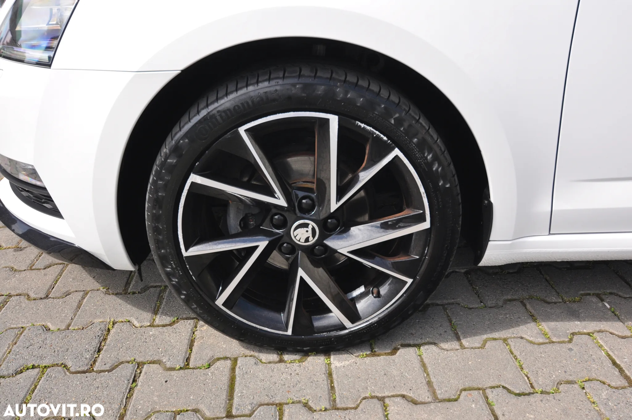 Skoda Octavia 1.6 TDI DSG Ambition - 12