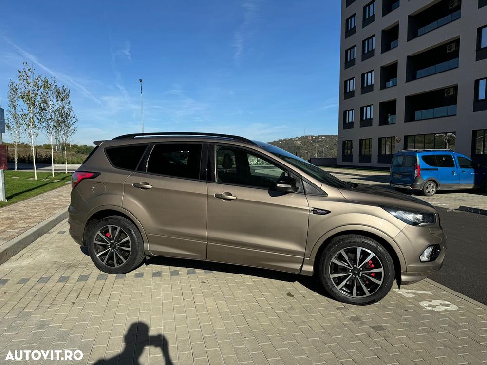 Ford Kuga 2.0 TDCi 4WD Powershift ST-Line - 3