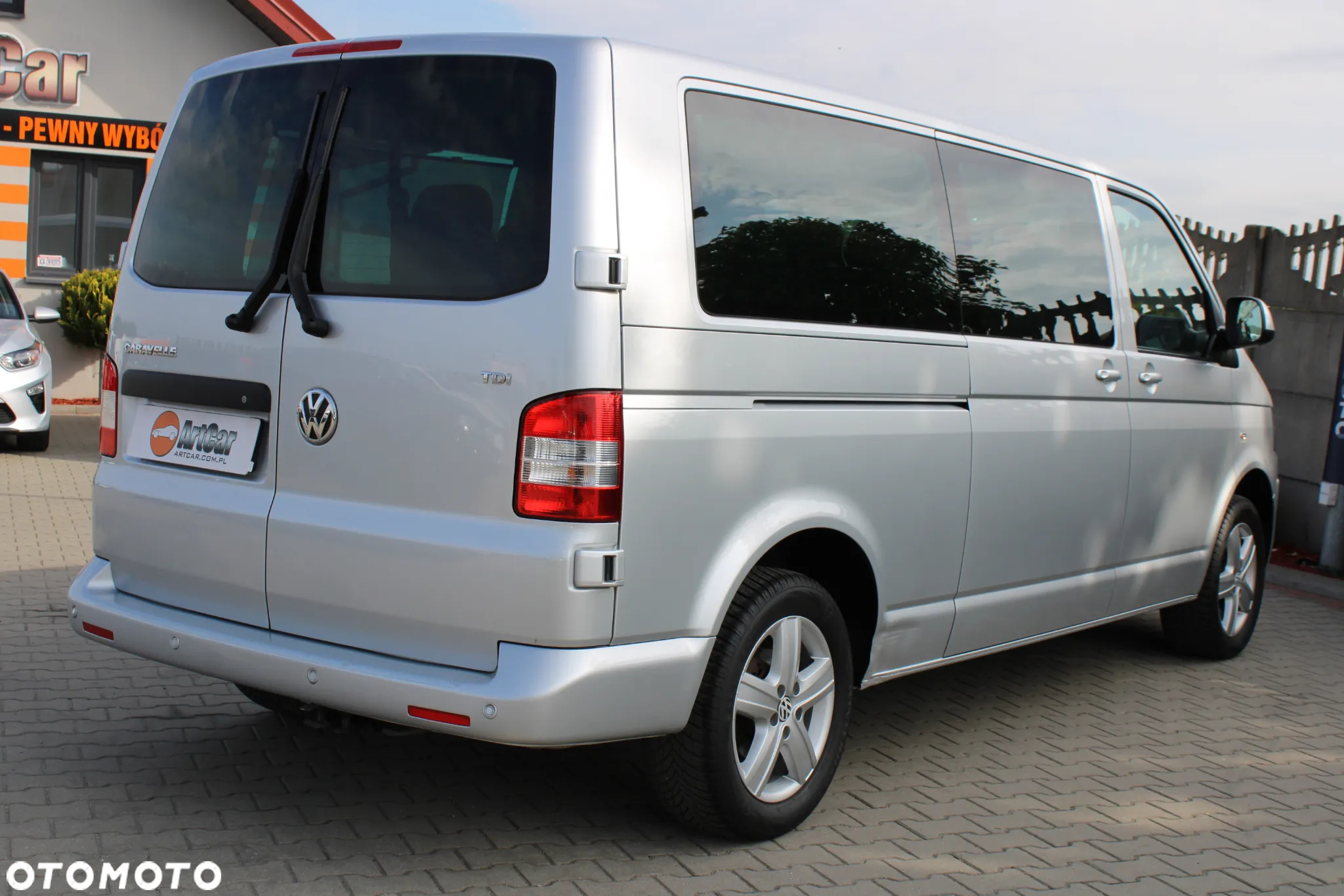 Volkswagen Caravelle - 7