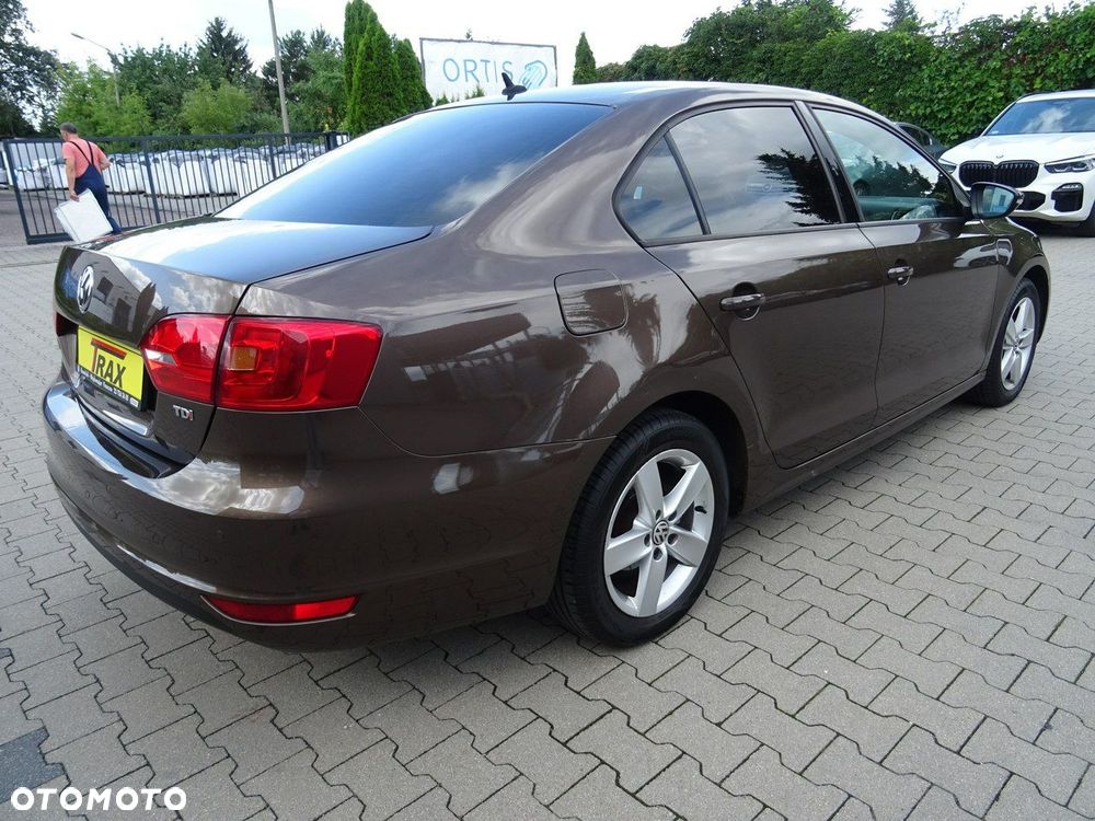 Volkswagen Jetta - 5