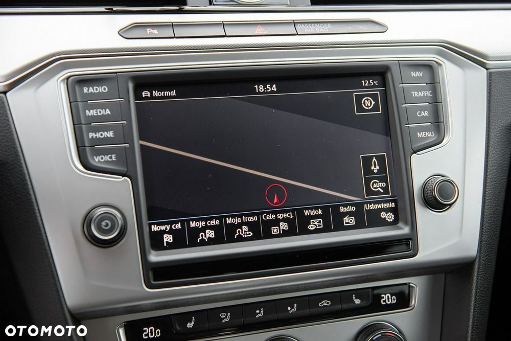 Volkswagen Passat - 24