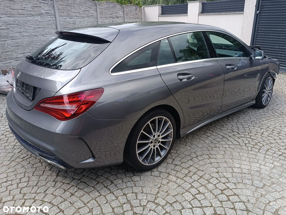 Mercedes-Benz CLA 180 7G-DCT UrbanStyle Edition - 4