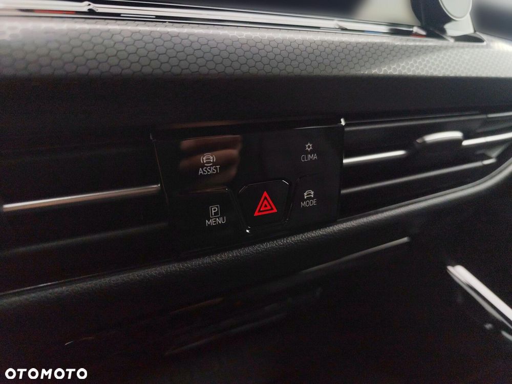 Volkswagen Golf - 22