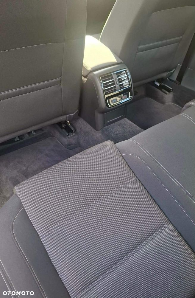 Volkswagen Passat 2.0 TDI BMT Comfortline - 11